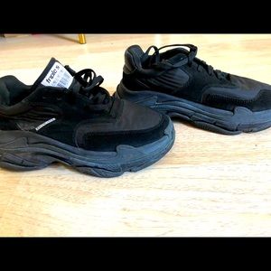 Triple S Balenciagas